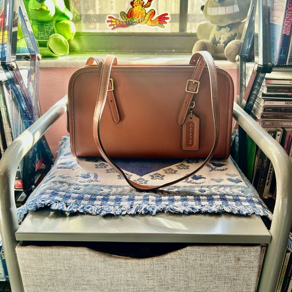 Coach Swing Zip Saddle Brown Shoulder Bag - Picture 2 of 7